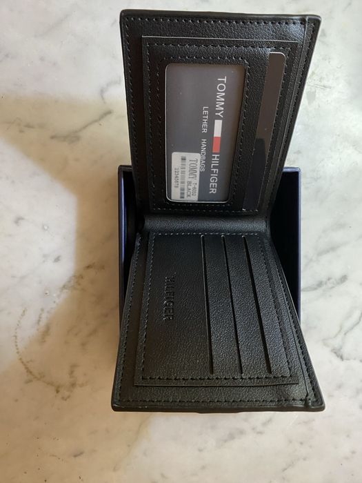Tommy Hilfiger Men's Black Leather Ranger Bifold Wallet