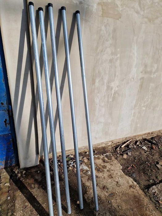 Słupek Słupki ogrodzeniowe rura OCYNK fi40 cena za 2,5m +osłonka grati