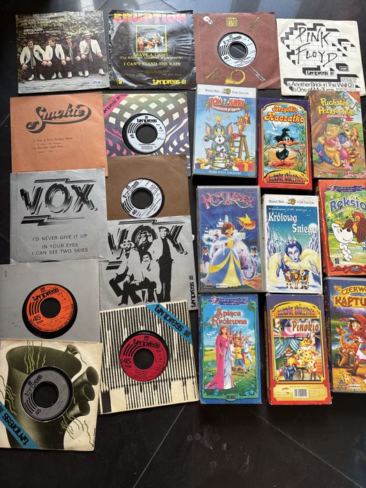 Plyty winylowe, CD kasety magnetofonowe, vhs z filmami i muzyka, gry