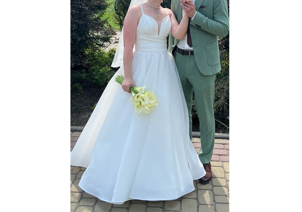 Весільна сукня, весільне плаття, пишне біле весільне плаття, А силует