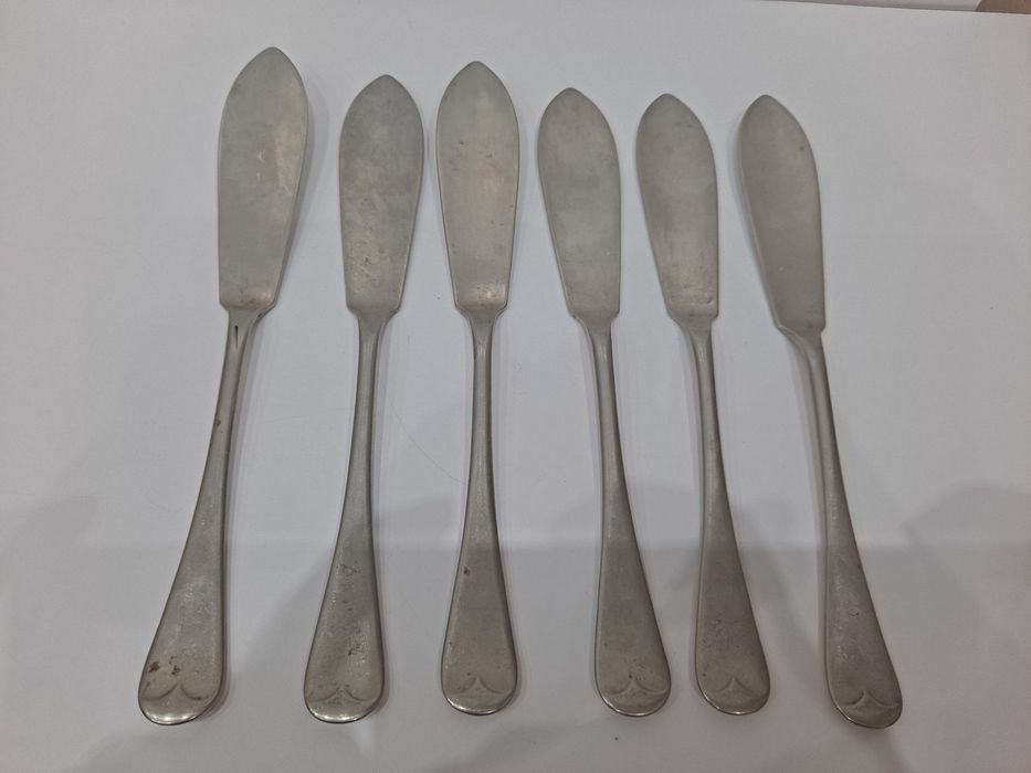 Zestaw sześciu noży do smarowania