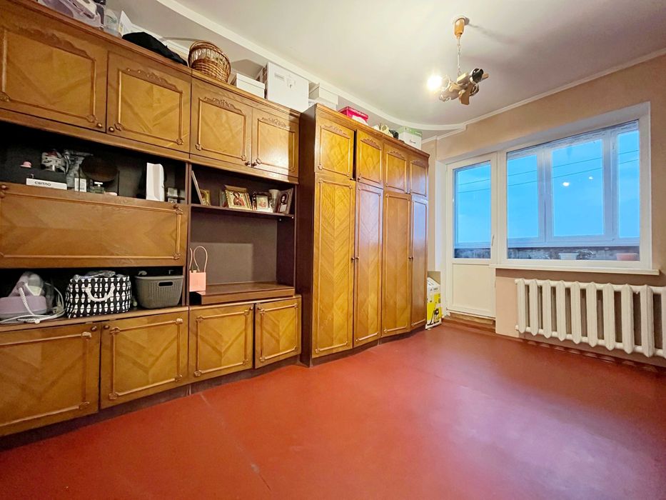 Простора 3 кімнатна квартира з ремонтом та меблями, вулиця Льотна (SP)