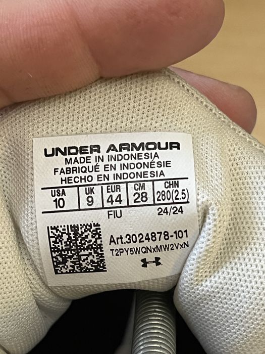 Чоловічі кросівки Under Armour Charged Pursuit 3