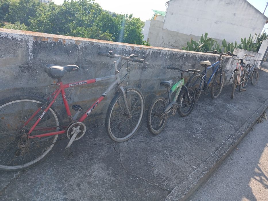 Várias  bicicletas