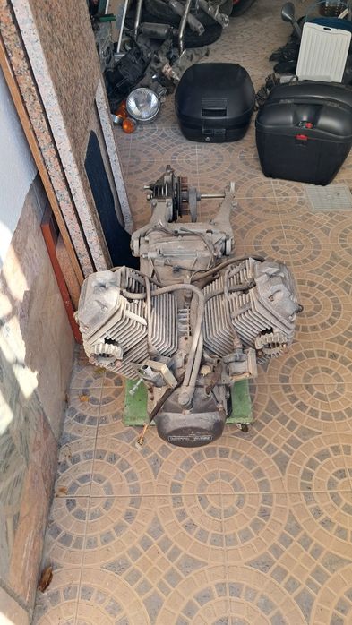 Moto Guzzi Nevada 750 - motor, caixa, transmissão