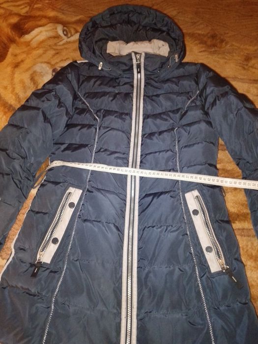 Курточка зимова в дуже хорошому стані