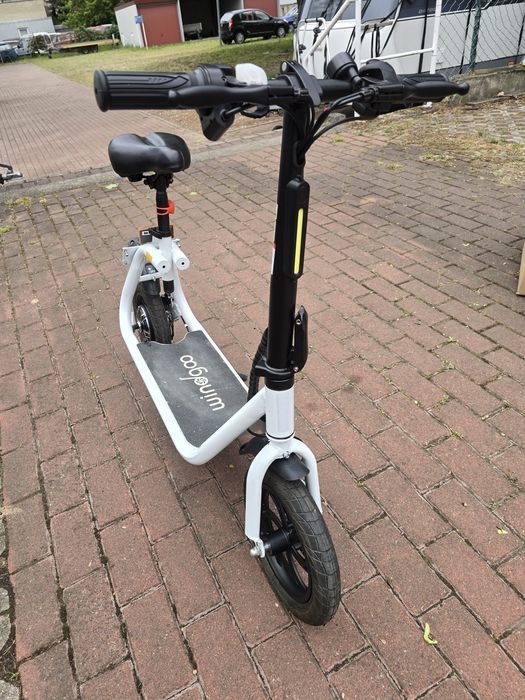 Електросамокат Windgoo B9