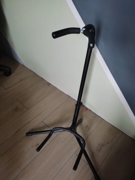 Gitara klasyczna ze stojakiem
