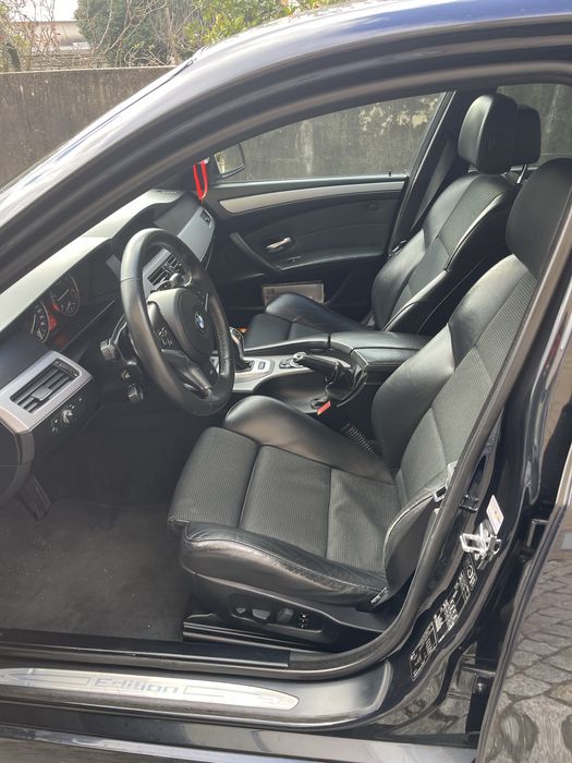 BMW e60 530.