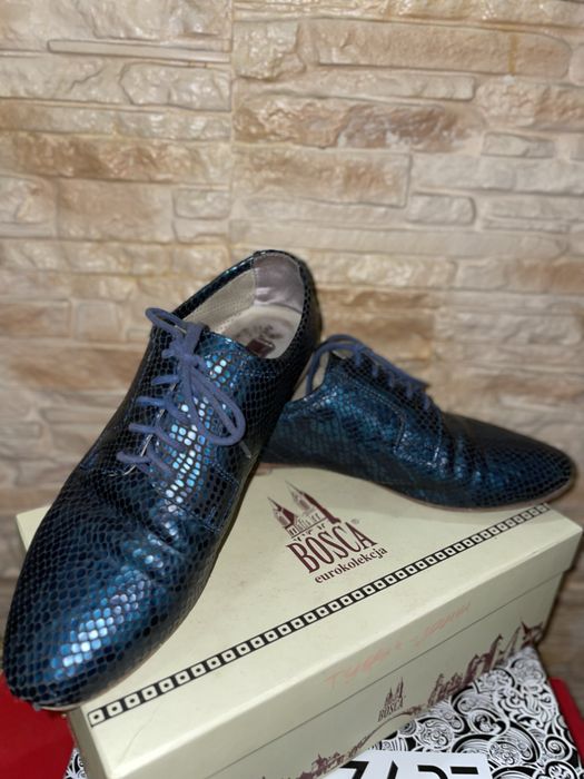Кожаные красивые туфли 38 размер