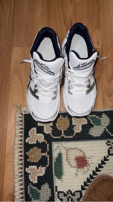 Tenis asics novos com caixa