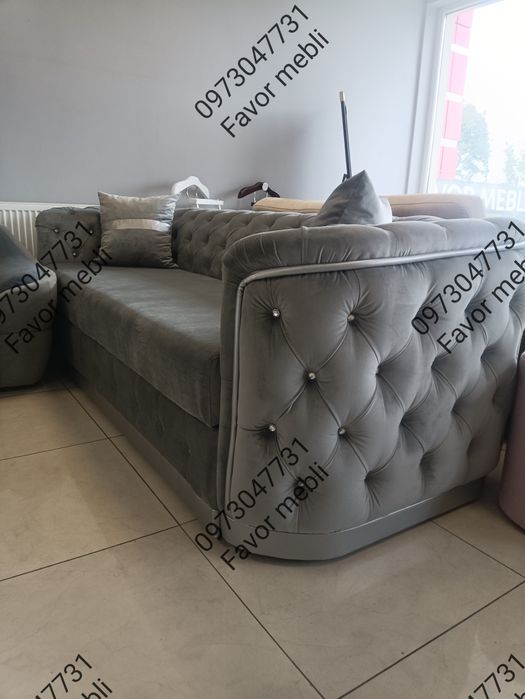 Диван в наявності