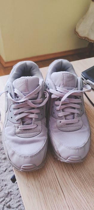 Buty sportowe NIKE AIR MAX  rozmiar 43 stan bardzo dobry jak nowe !