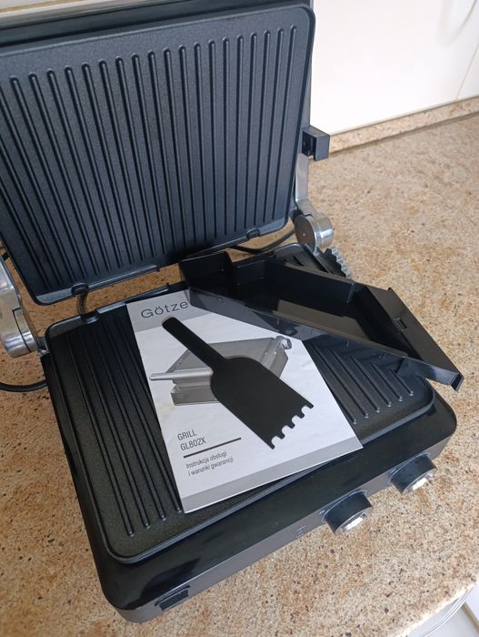 Grill elektryczny GÖtze & Jensen  GL802X