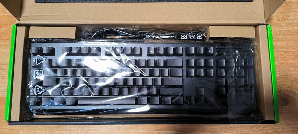 Razer BlackWidow V4 Green Switch | Gwarancja | Jak nowa nieużywana.