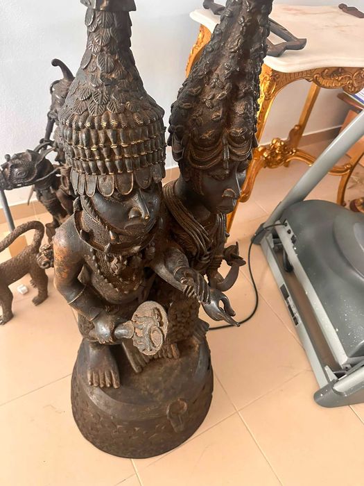 Antiguidades mesas e peças raras peças incríveis, cadeiras móveis, licoreiras, ouro, prata