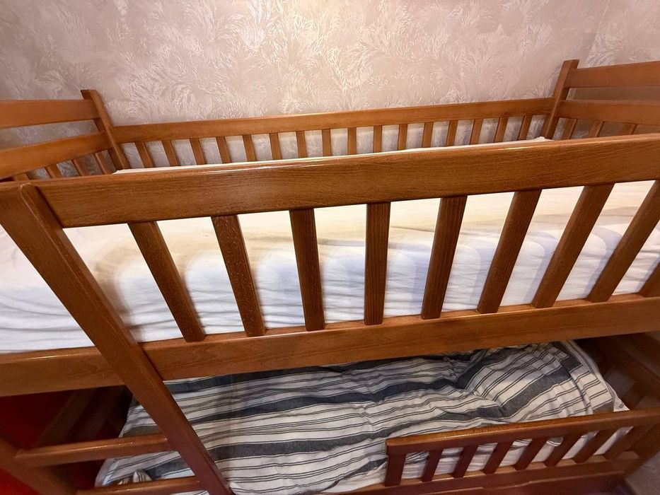 Продам 2-х ярусную кровать