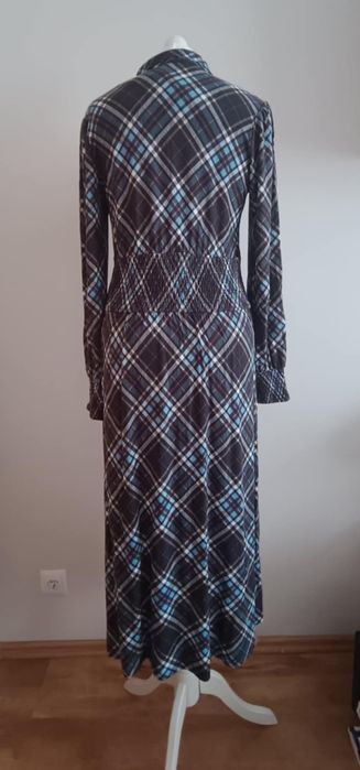 Sukienka NEXT krata 75% wiskoza rozm 38 NOWA
Biust 47 cm
Pas 40 cm