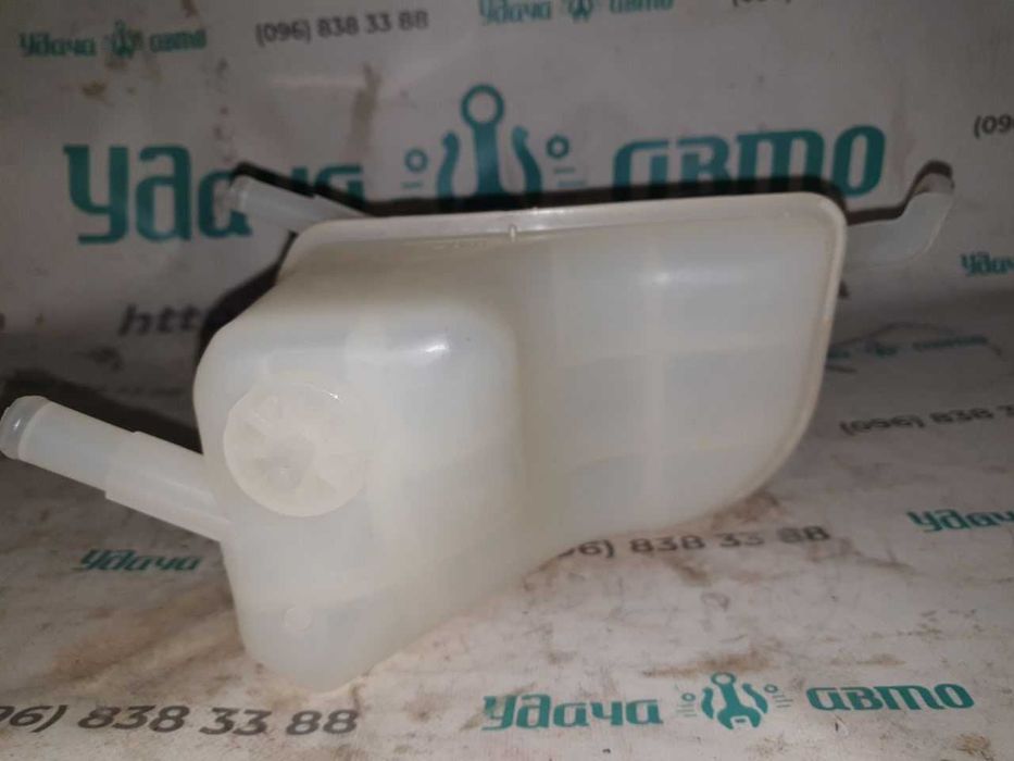 Расширительный бачок охлаждения toyota prius 30  1648028080 16480-28080