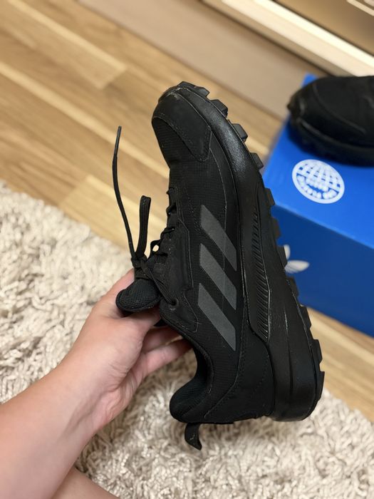 Кросівки adidas terrex 40