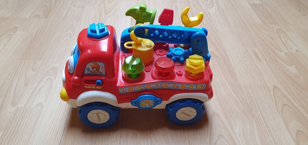 Autko interaktywne Clementoni + gratisy