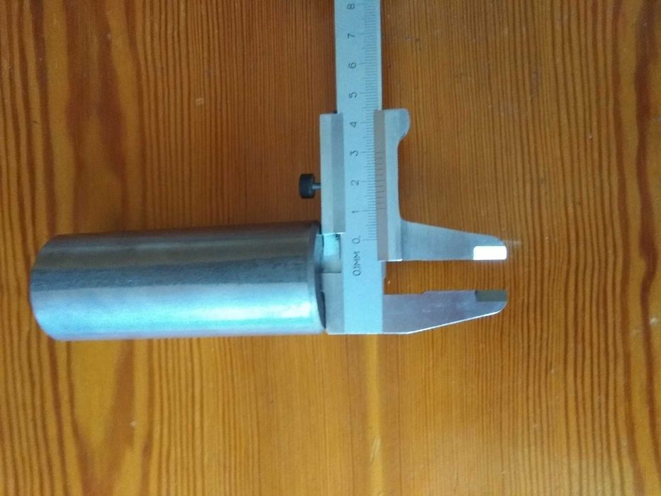 Tuleja metalowa - owalna