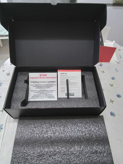 Caixa AMD Radeon RX 6600