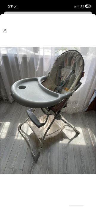 Стілець для годування