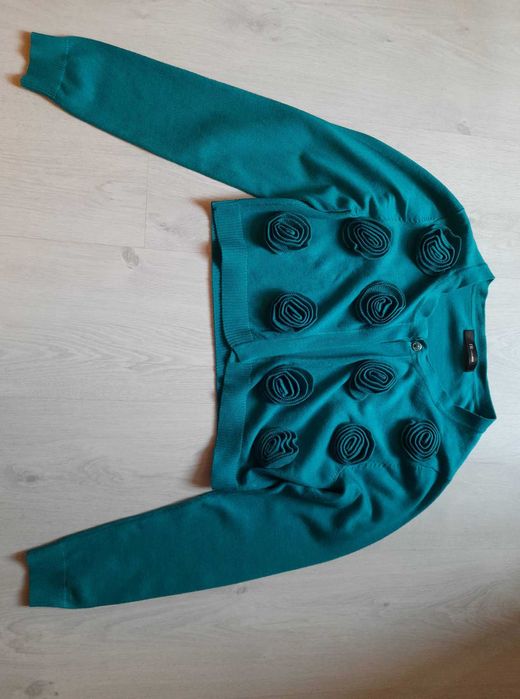 Вкорочений жіночий кардиган