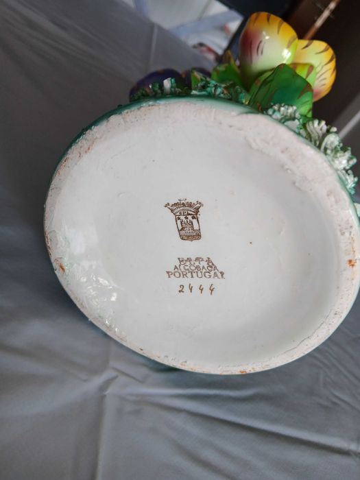 Centro de mesa em porcelana pintada à mão com fio de ouro ELPA anos 50