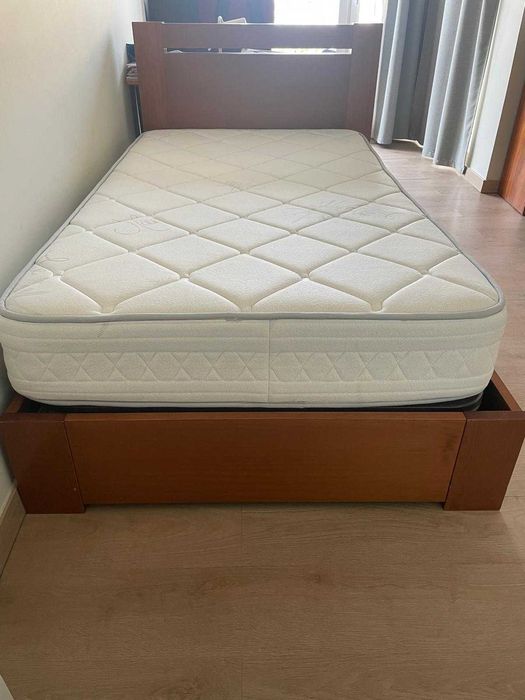 2 Camas sommier com arrumação e cabeceira