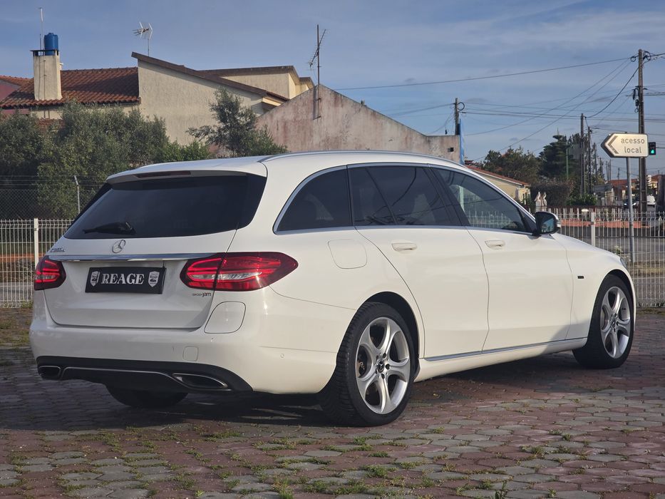 Mercedes-Benz Classe C 350e Plug-in Hybrid (Gasolina/Elétrico)
