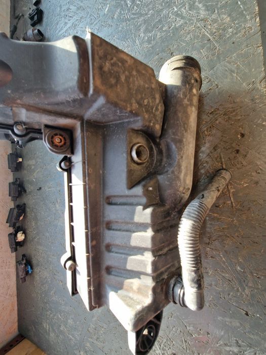 Obudowa Filtra Powietrza Vw Audi Seat Skoda 3C0.129.607.AB