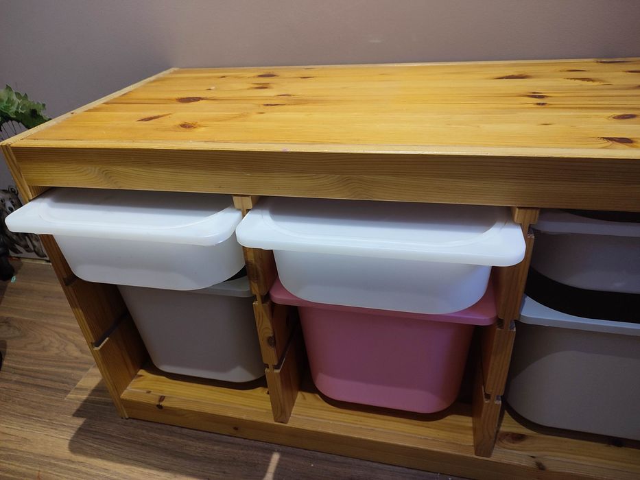 Regał szafka z pojemnikami Ikea trofast