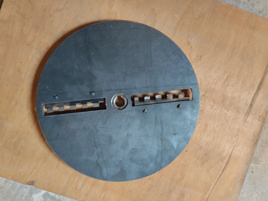 Корморізка під газовий балон