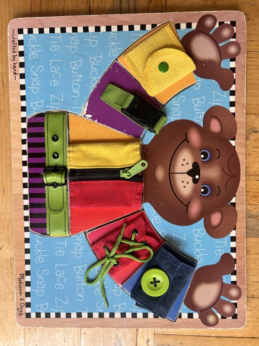 Бізі борд Melissa Doug basic skills board