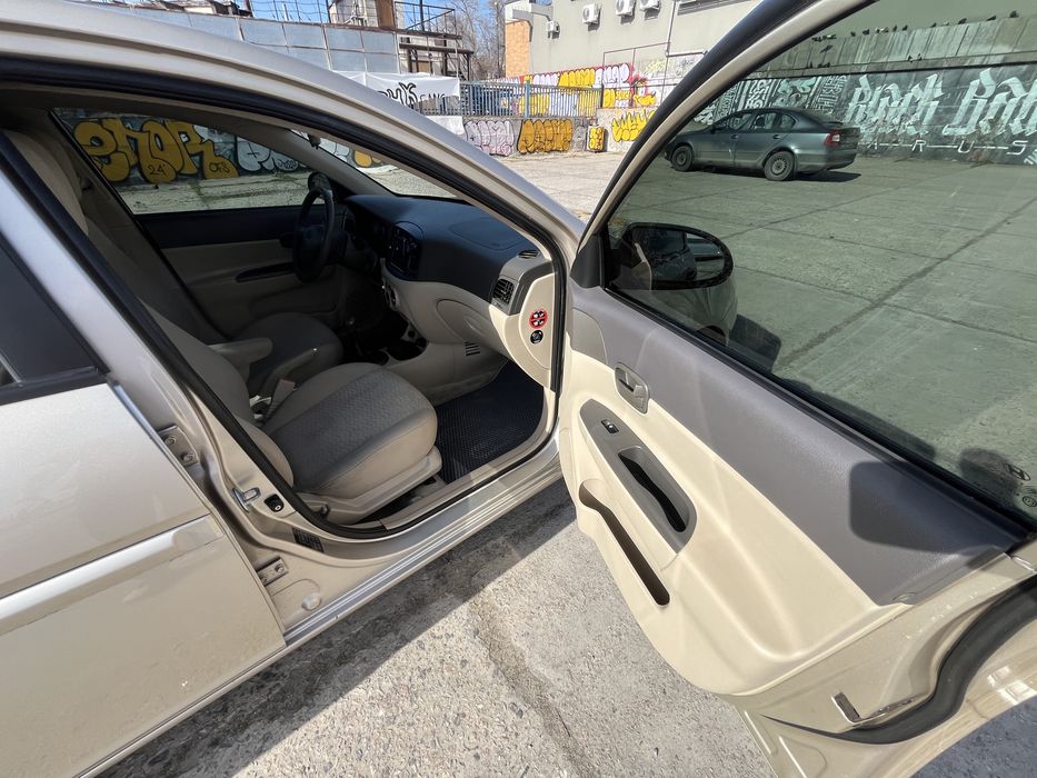 Hyundai accent 2009 рік