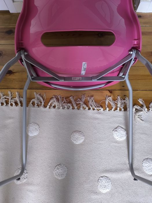 Cadeira de criança para secretária rosa