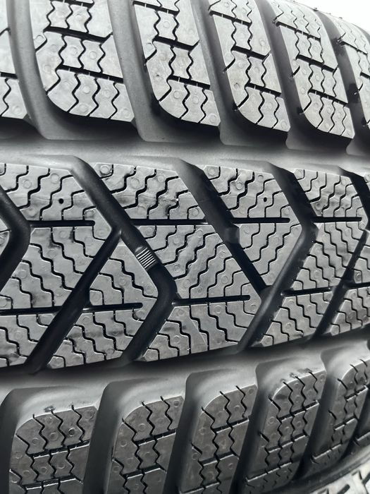 235/55/R17 (зима) Pirelli Sottozero 3 Шиномонтаж Склад шин