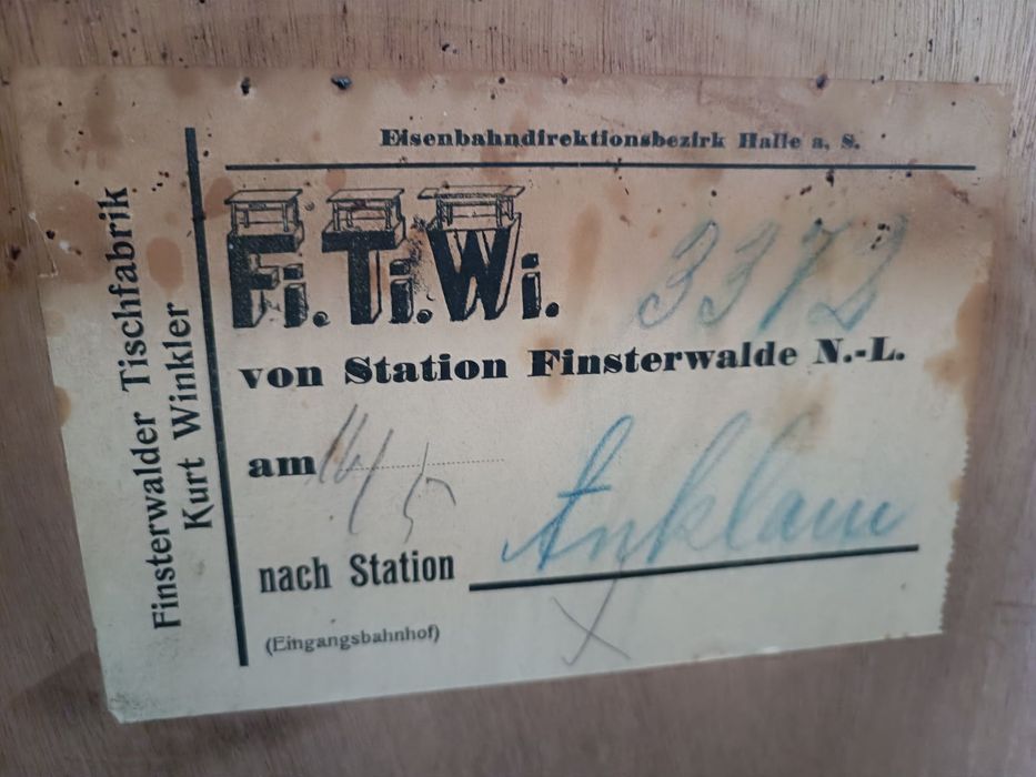Secesyjny stół FTKW