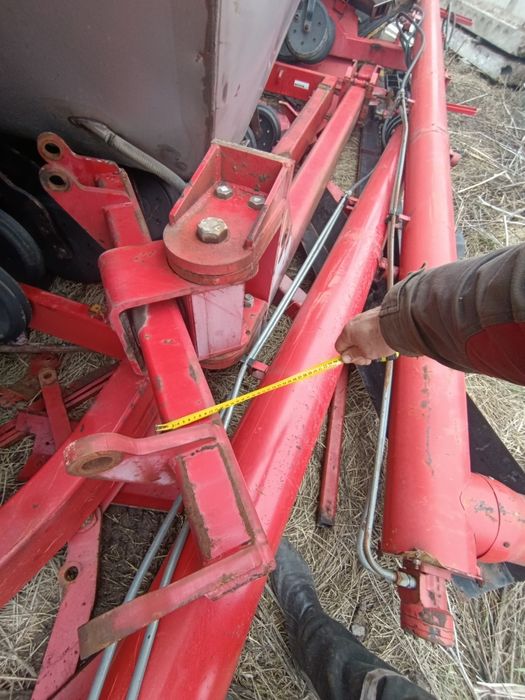 Продам сетку та проф трубу великих розмірів та товщиною 5 мм.