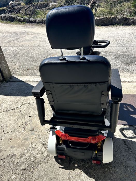 Scooter Centuro S2 elétrica para mobilidade reduzida