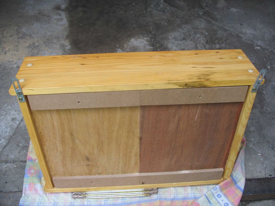 Szafka Wisząca na 2 Wieszakach.