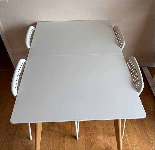 Mesa de Sala Extensível + 4 Cadeiras