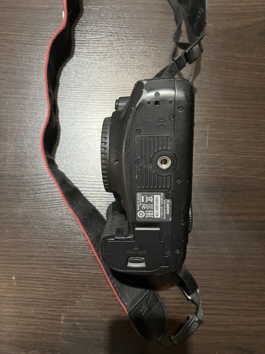 Canon EOS 7D Mark II + 2 baterie + ladowarka