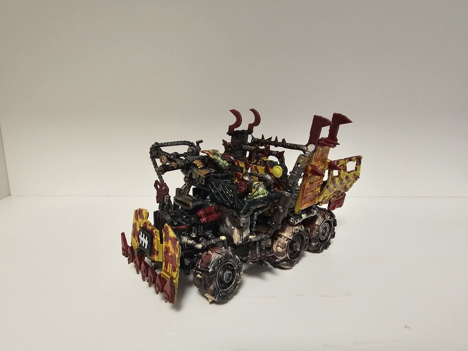 Ork Trukk Warhamer 40k (całkowicie pomalowany)