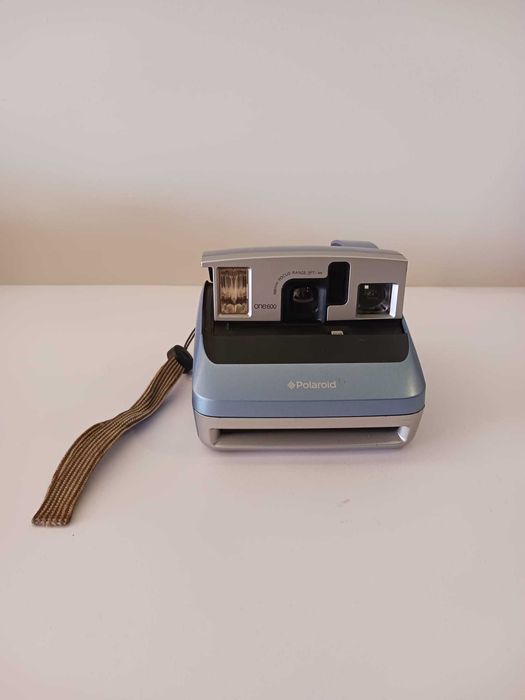 4  Polaroid (máquinas fotográficas instantâneas)