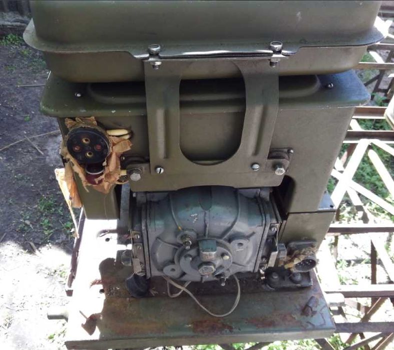 Генератор для зарядки аккумуляторов 12, 24 вольта. 1,5 киловатта 30 А.