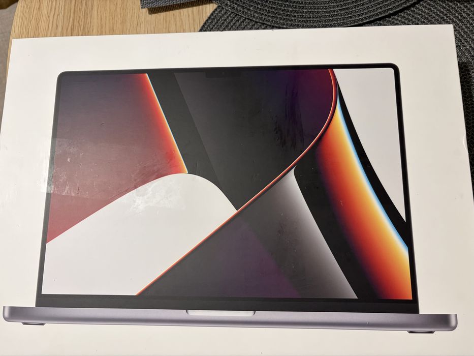 Коробка від Macbook Pro 2021 16-inch