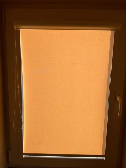 Rolety wewnętrzne w kasecie z prowadnicami